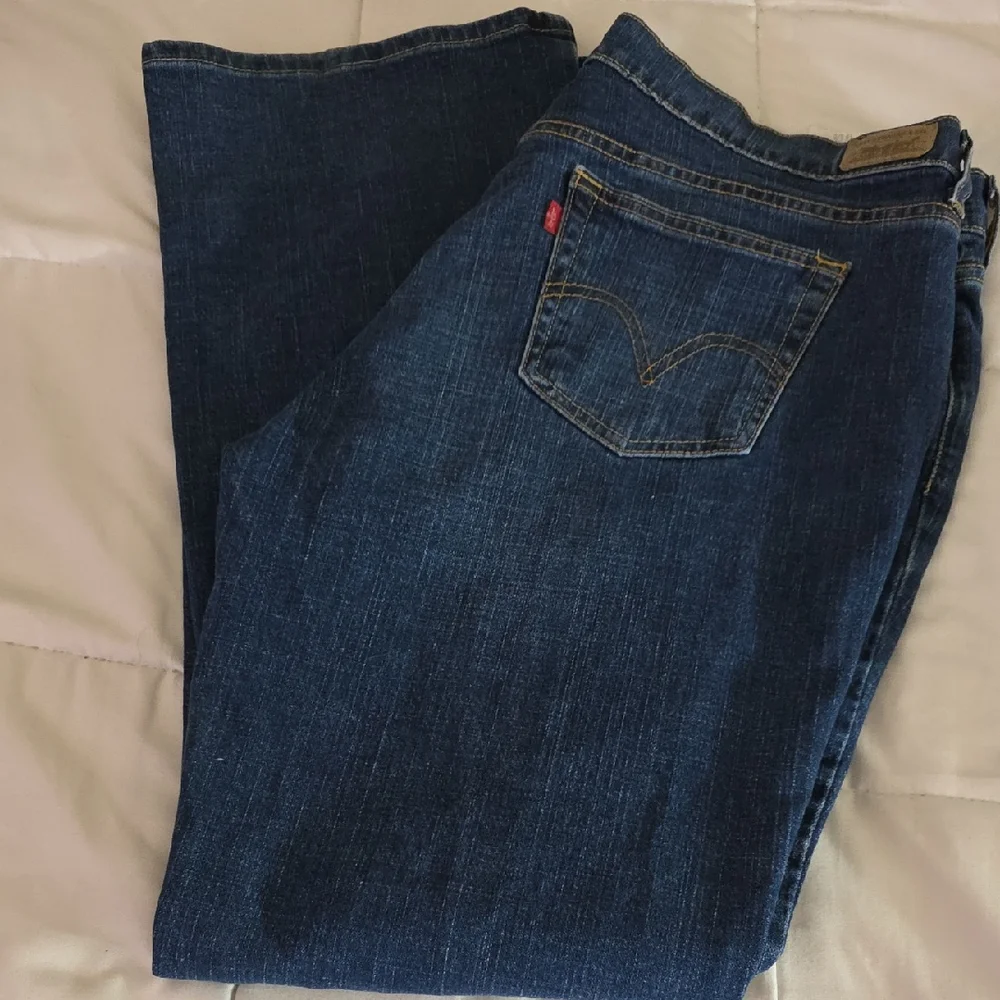 Levi's Classic Blue Boot Cut Women's Jeans Size 16L